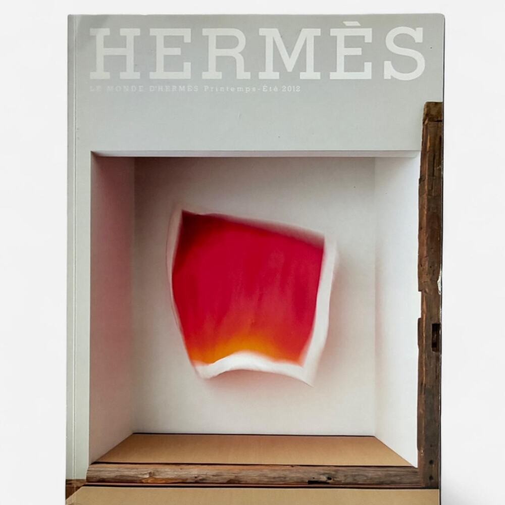 Hermès Le Monde Printemps-Eté 2012 magazine d'Hermès biannual collection